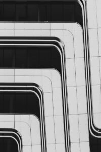 Umzug Wien Leopoldstadt – 2. Bezirk: Professionell Übersiedeln in 1020 Wien 8 white and black building