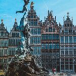 human statue fountain